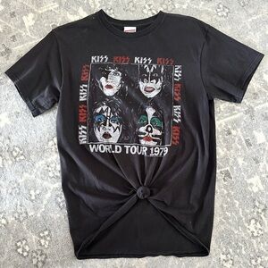 KISS graphic tee